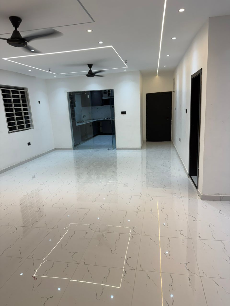 Six (6) Bedroom House For Sale at Kumasi Tech Kentinkrono