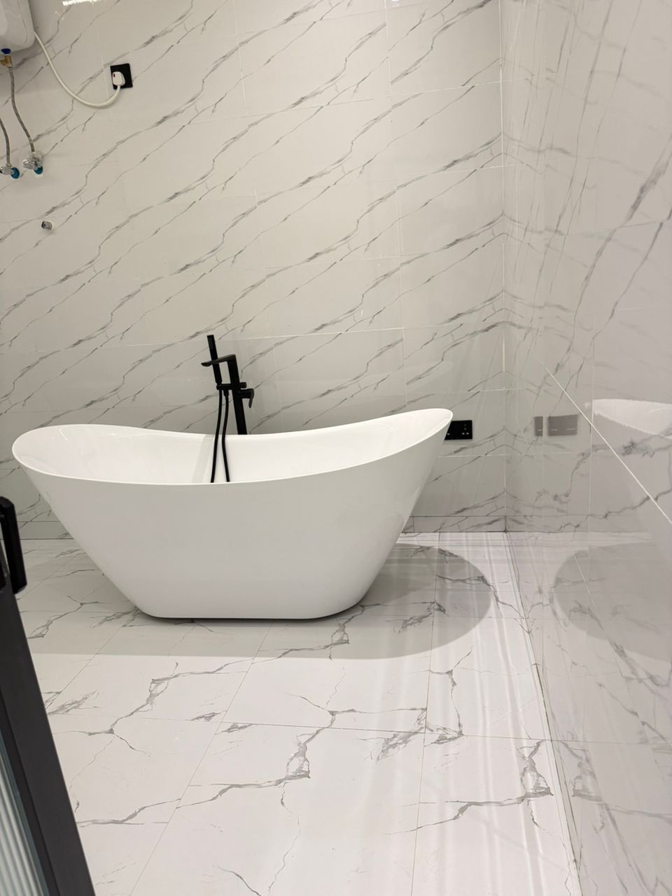 Six (6) Bedroom House For Sale at Kumasi Tech Kentinkrono