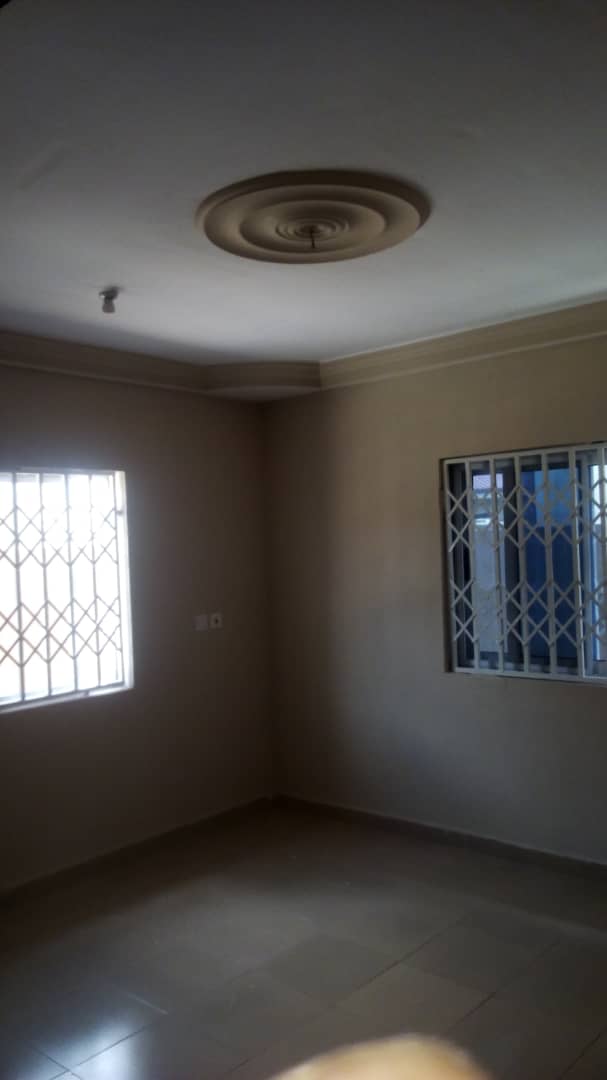 3 Bedroom House with 2 Boys’ Quarters for Sale at Kuntunse