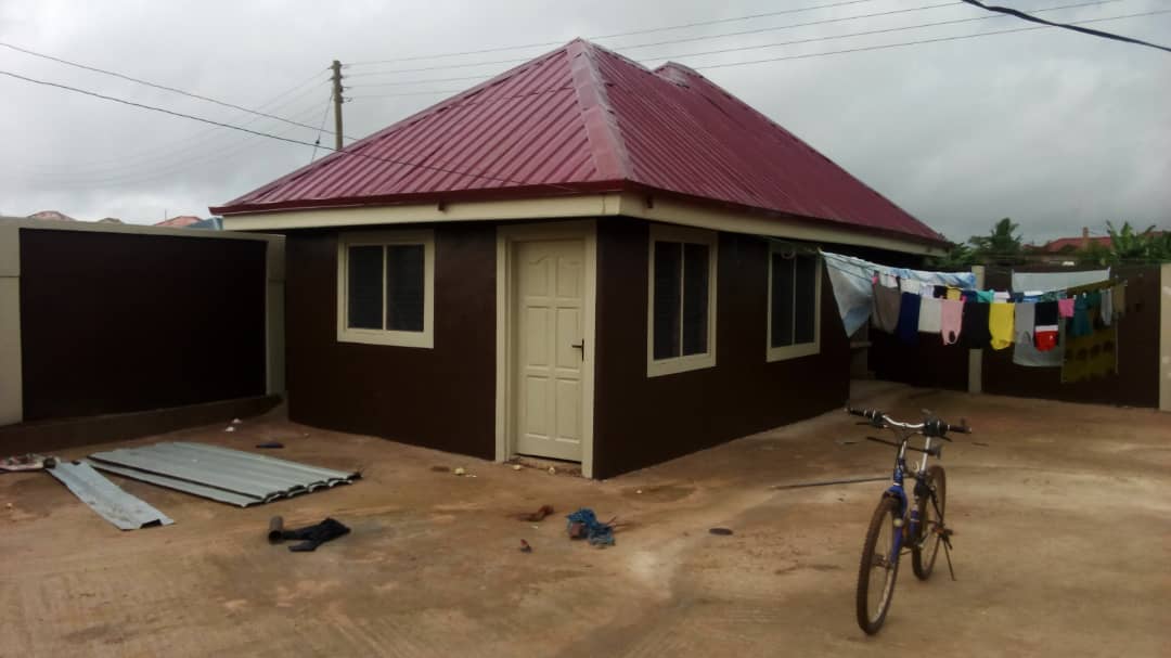 3 Bedroom House with 2 Boys’ Quarters for Sale at Kuntunse