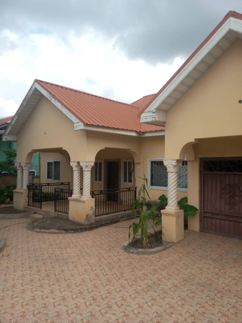 4 Bedroom House for Sale in a Gated Community in Kumasi