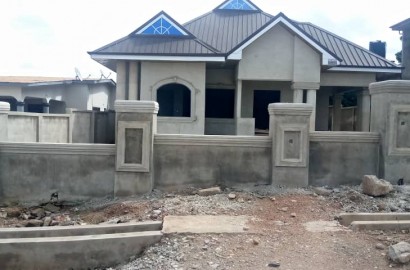 4 Bedroom House with 2 Bedroom Boys' Quarters For Sale