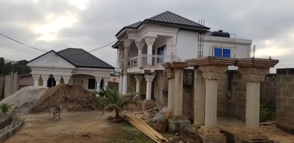 5 Bedroom House with Uncompleted 6 Bedroom Flat BQ for Sale