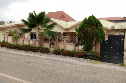 6 bedroom house with one boy's quarters for sale