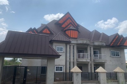 Plush 8 Bedroom House for Sale