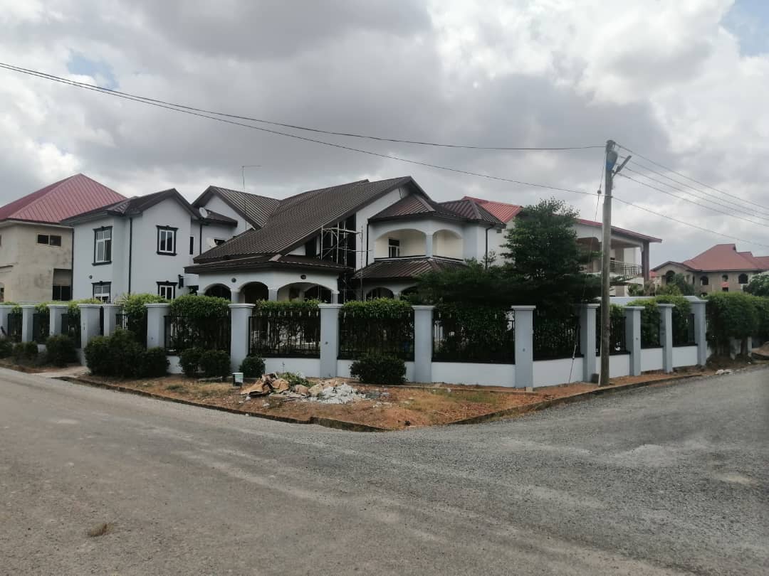 Executive 7 Bedroom House for Sale in Kumasi
