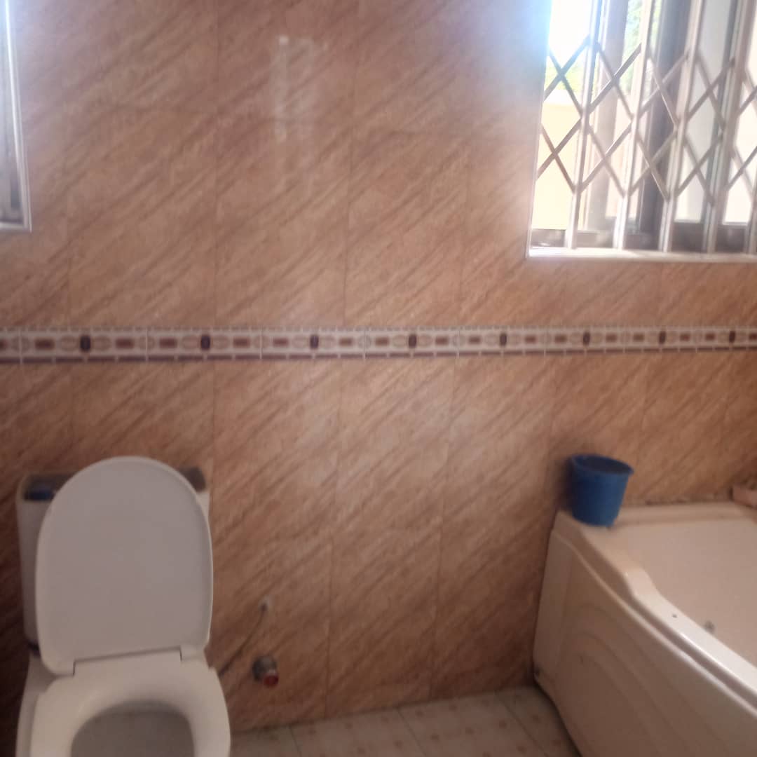 Executive 7 Bedroom Storey House with Swimming Pool for Sale in Kumasi