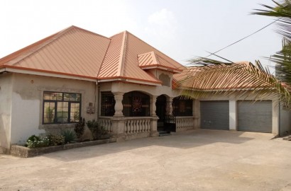 Uncompleted 4 bedroom house for sale