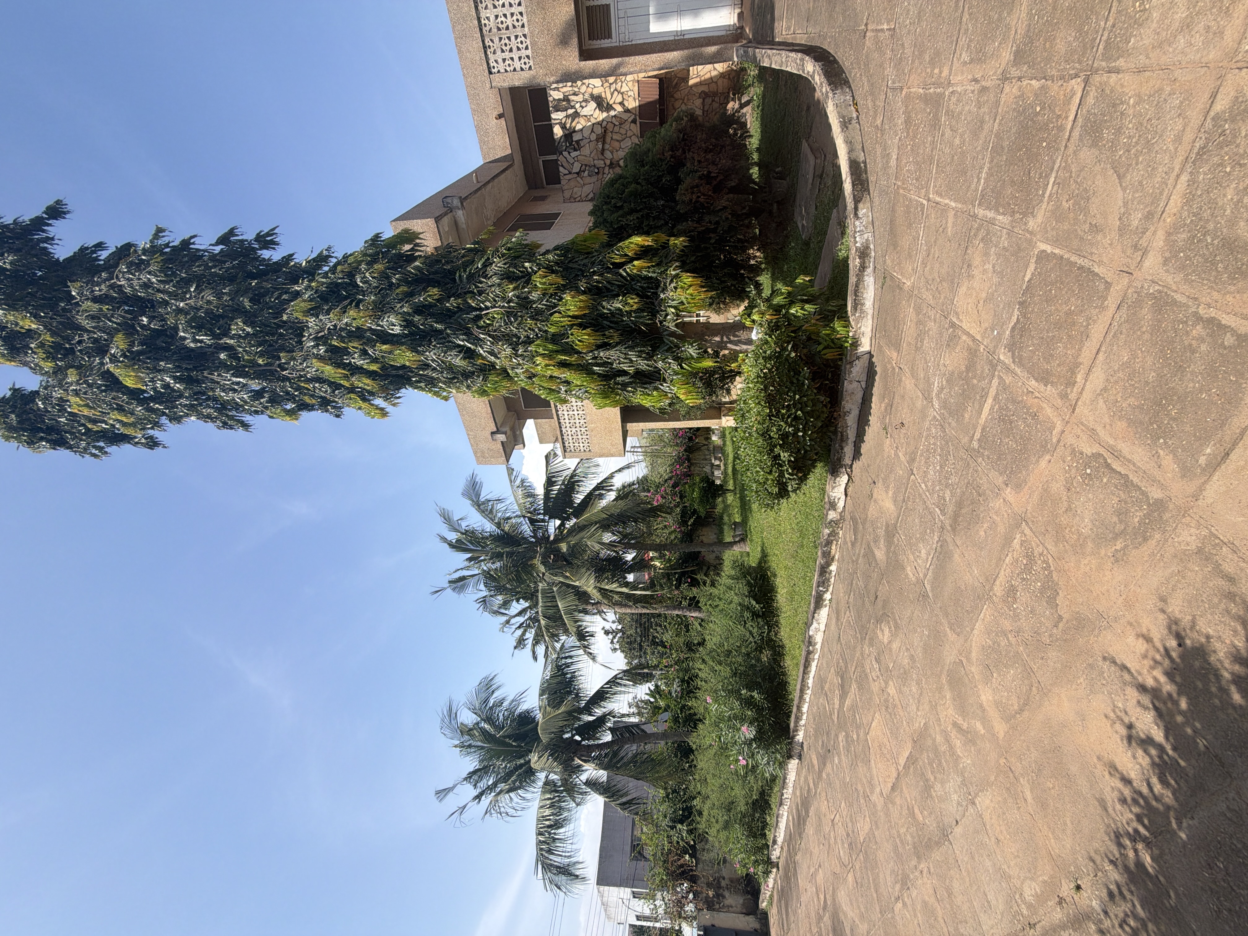 Eight (8) Bedroom House For Sale at Kwashieman - Ideal for Investors & Redevelopment