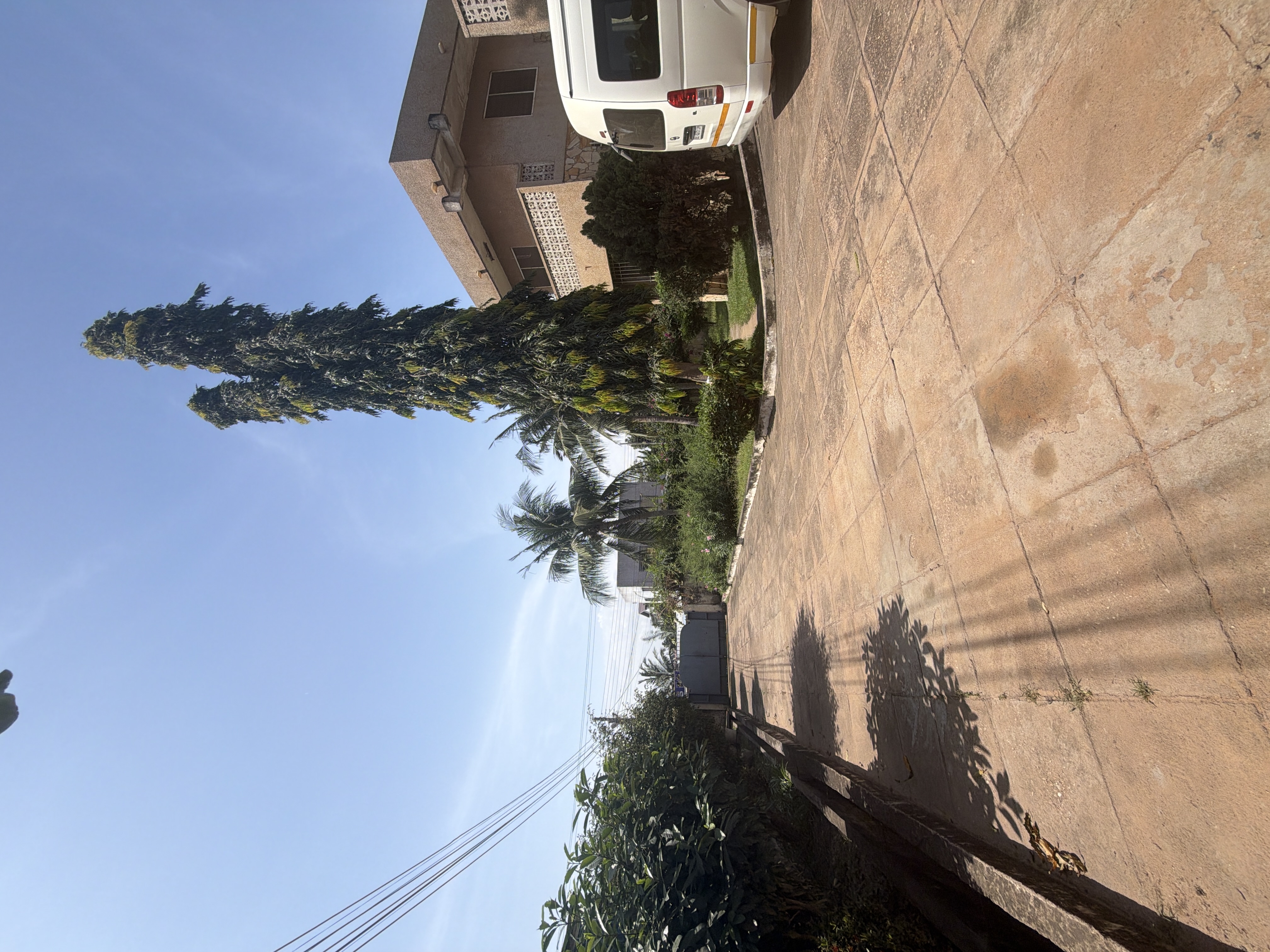 Eight (8) Bedroom House For Sale at Kwashieman - Ideal for Investors & Redevelopment