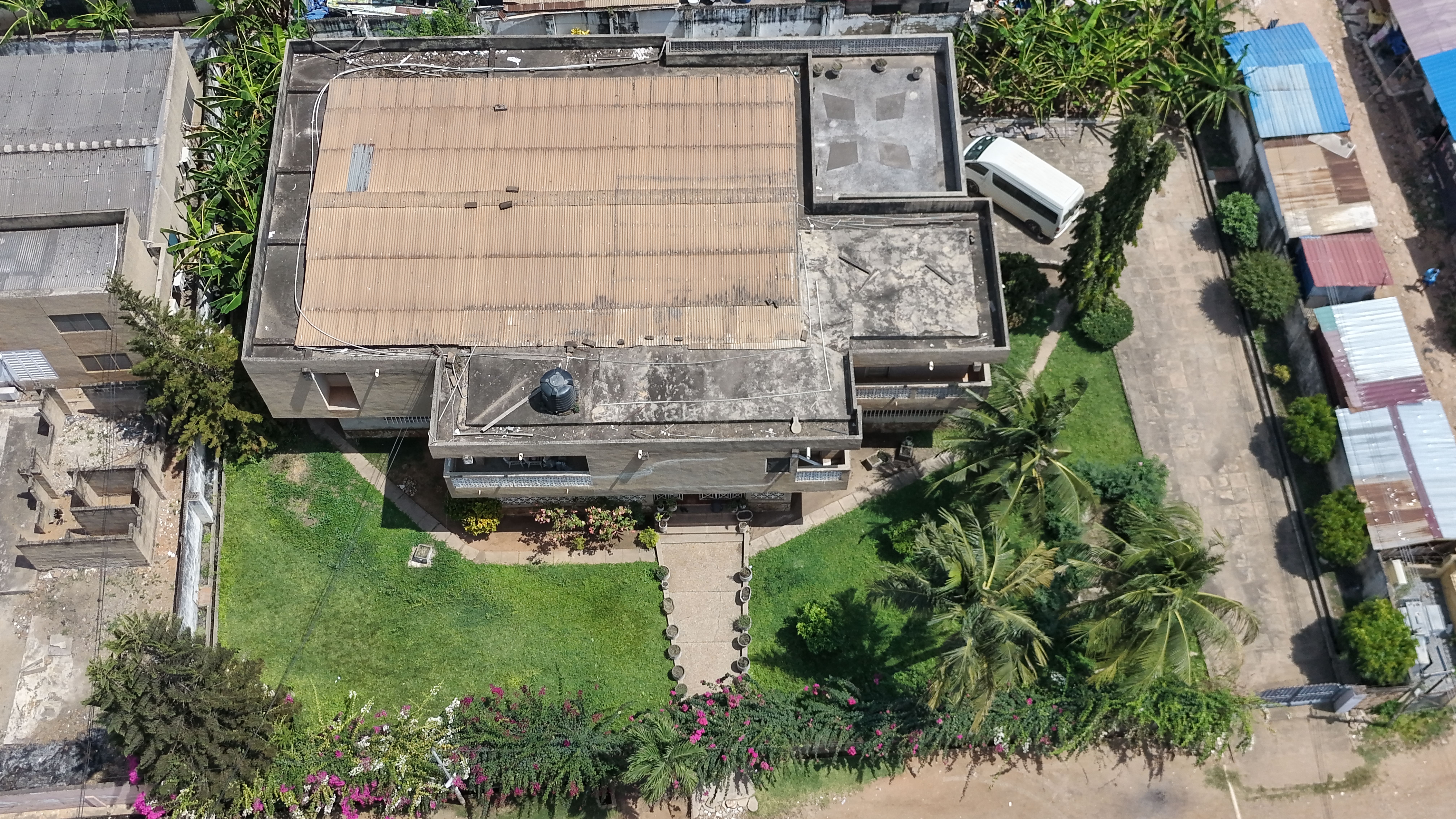 Eight (8) Bedroom House For Sale at Kwashieman - Ideal for Investors & Redevelopment