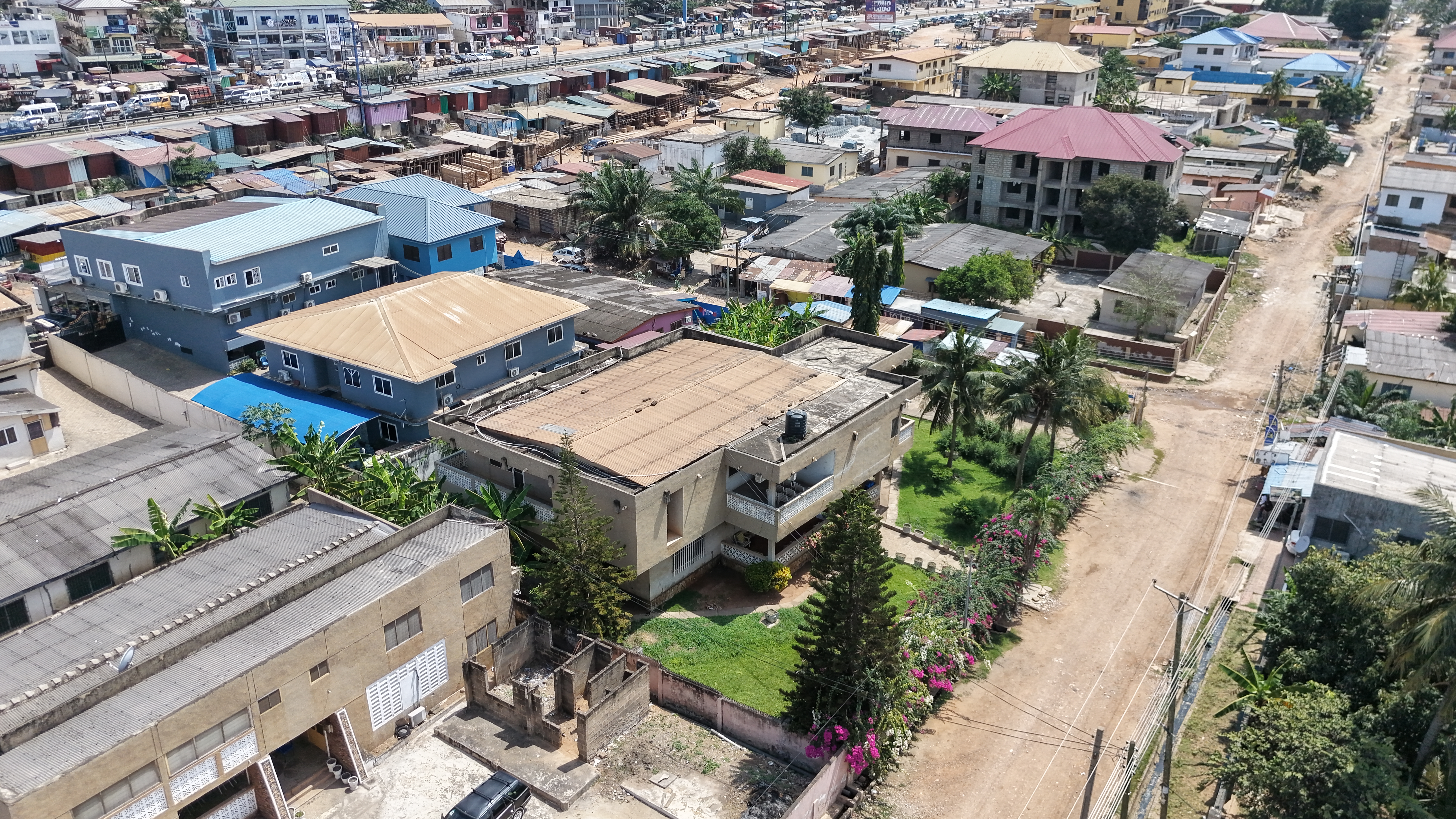 Eight (8) Bedroom House For Sale at Kwashieman - Ideal for Investors & Redevelopment