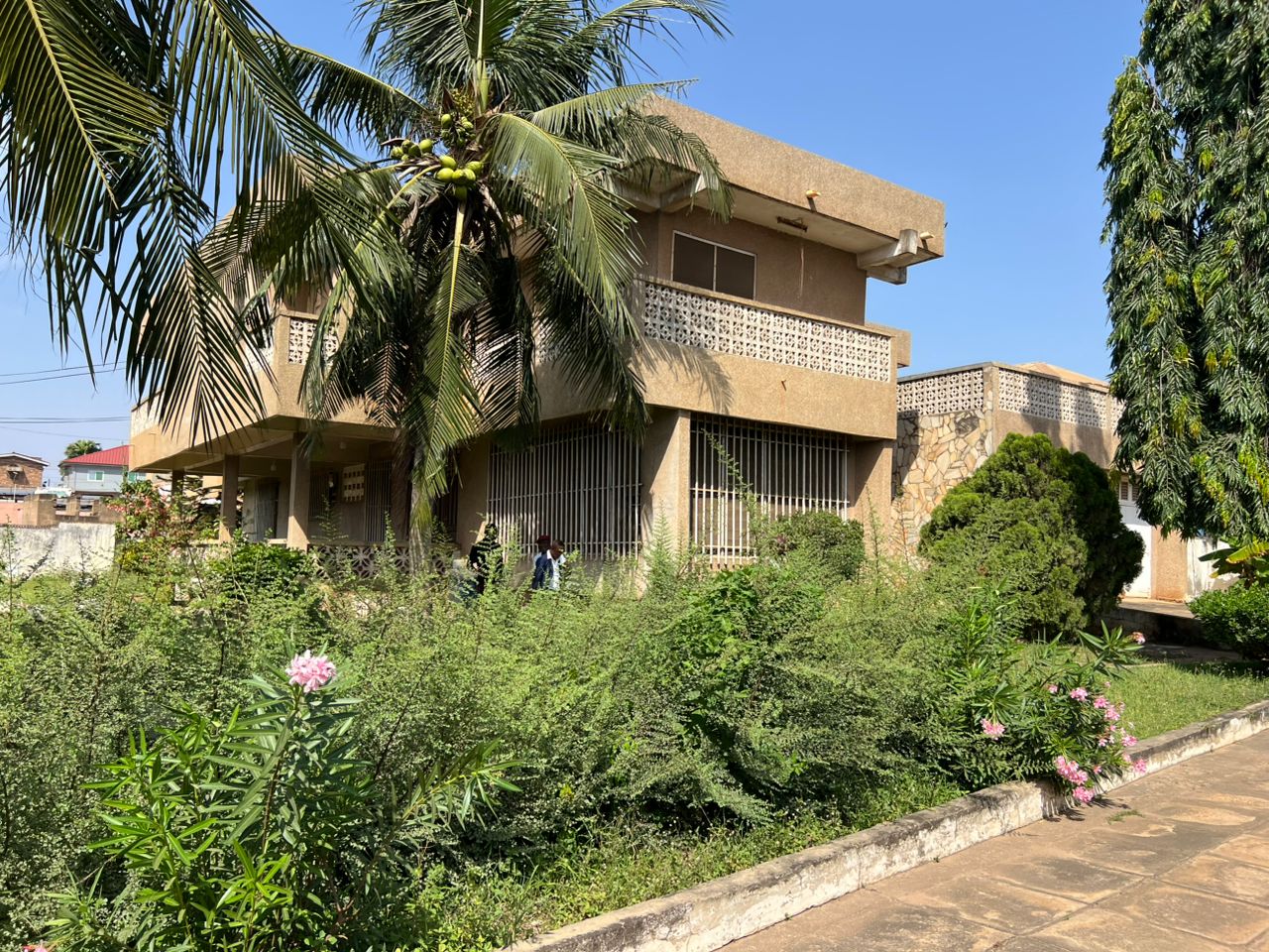 Eight (8) Bedroom House For Sale at Kwashieman - Ideal for Investors & Redevelopment
