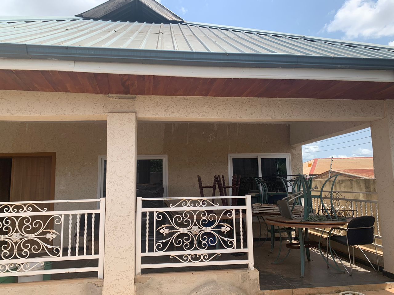 Three bedroom house for sale at Santasi Anyinam, Kumasi