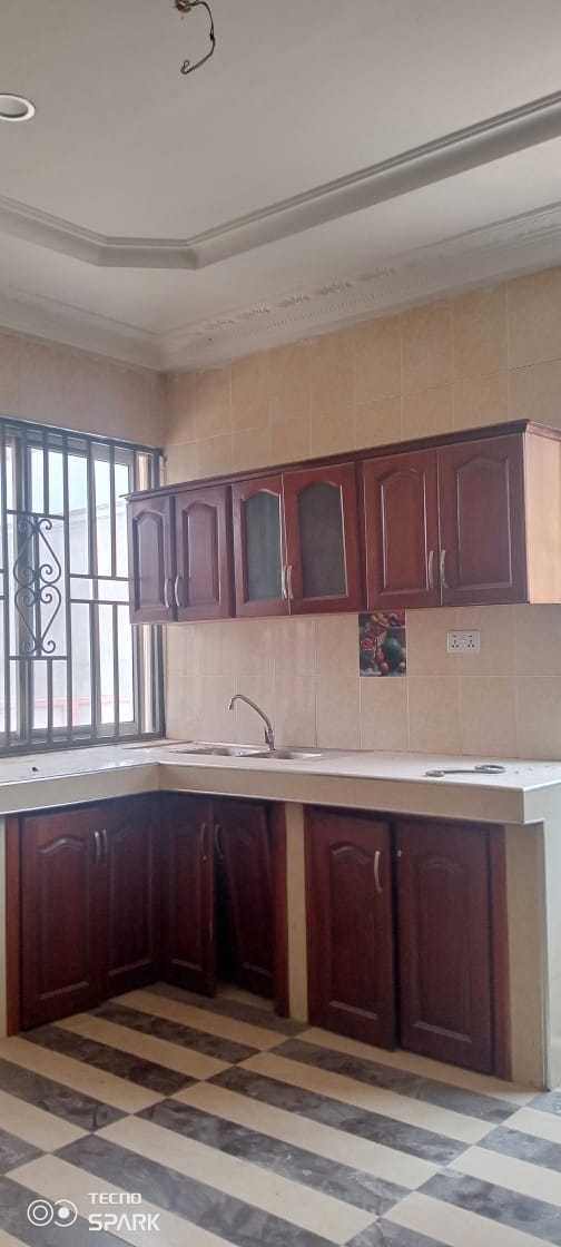 Six bedroom full house for rent at Kwadaso Hilltop, Kumasi