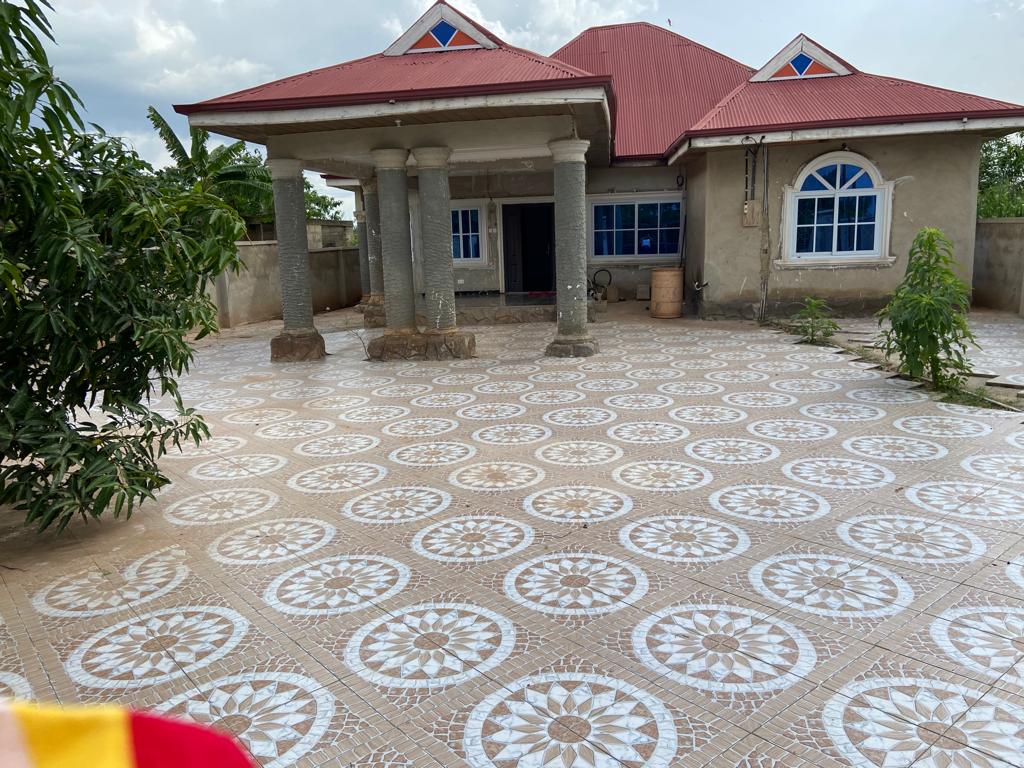 Three bedroom house for sale at Adankwame- kumasi