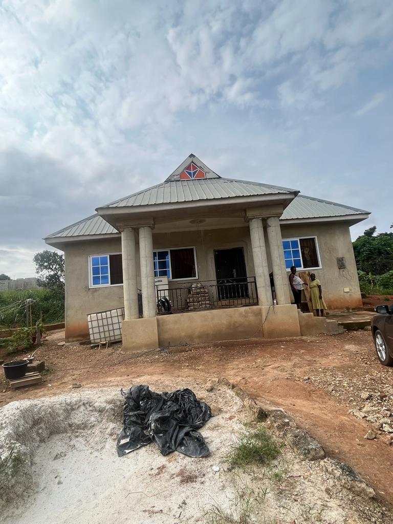 Three bedroom house for sale at Santasi Apire, Kumasi