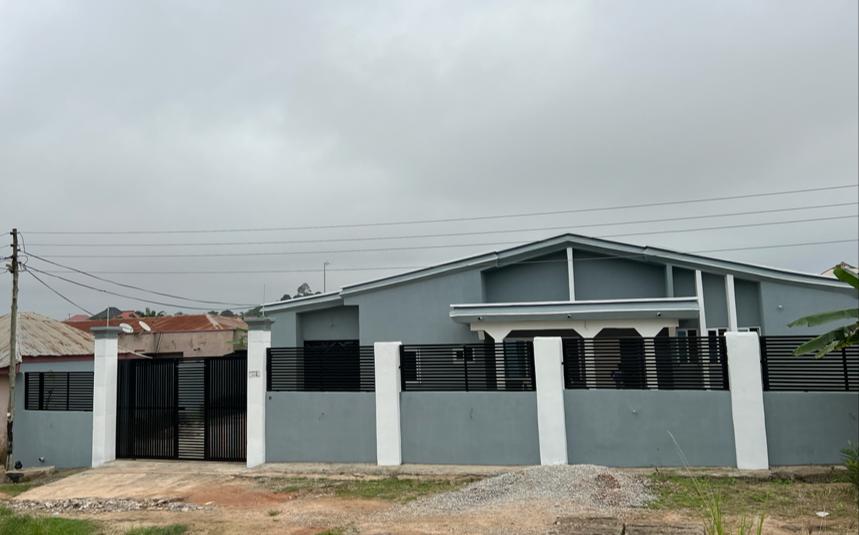 Five bedroom house for sale at Achiase