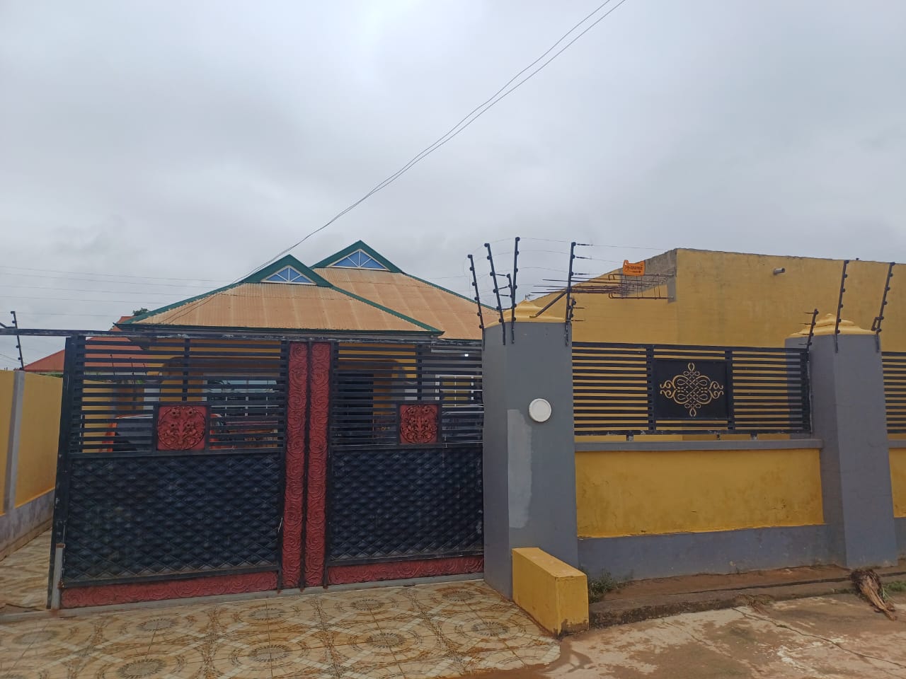 Four bedroom house for sale at Aputuogya, Kumasi