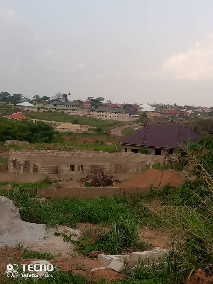 Four bedroom uncompleted house for sale at Yabi, Kumasi