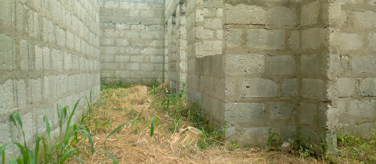 Three bedroom uncompleted house for sale at Ejisu-Asawase, Kumasi