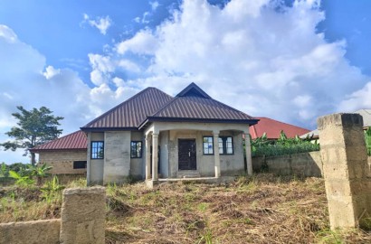 Three bedroom house for sale at Tede- kumasi