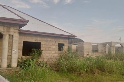 Four bedroom uncompleted house for sale at Bokankye, Kumasi