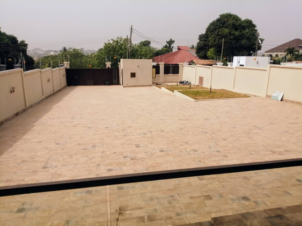 Four bedroom house for sale at Ahodwo, Kumasi