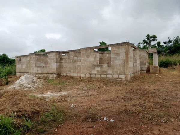 Four Bedroom Uncompleted House For Sat At Ejisu Krapa, Kumasi