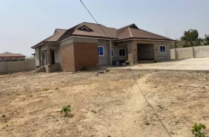 Four bedroom house for sale at Sewua near Parabon Greenfield