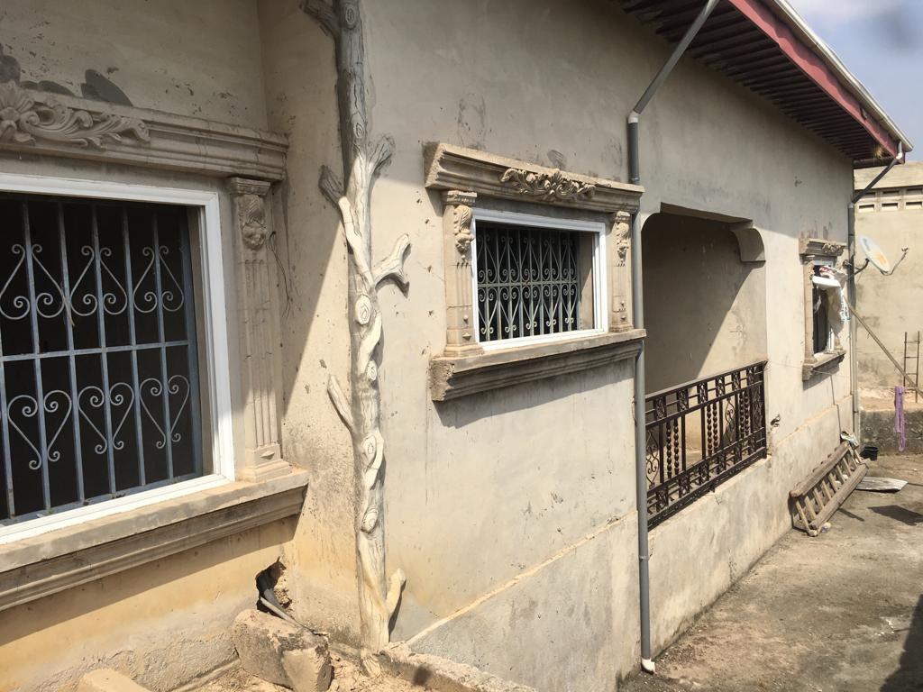 Six bedroom ensuit apartment for sale at Kodie Mowire-Kumasi