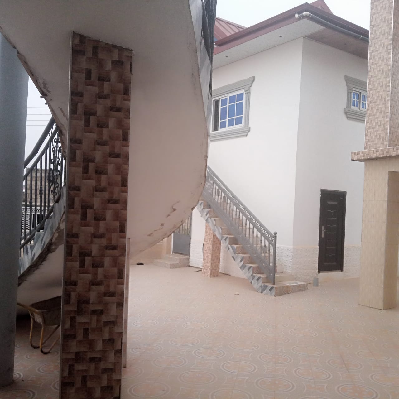 Two bedroom apartment for rent at Nyenkyenease