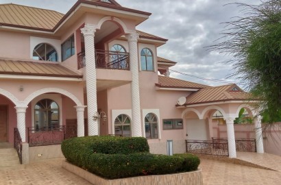 Six bedroom house for sale at Sokoban Asaago