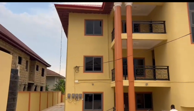 Three bedroom apartments for rent at Santasi Anyinam, Kumasi 