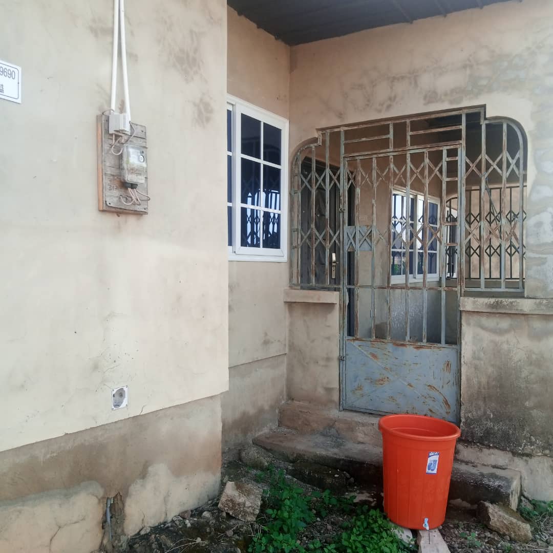  A 5 bedroom house for sale in Kumasi