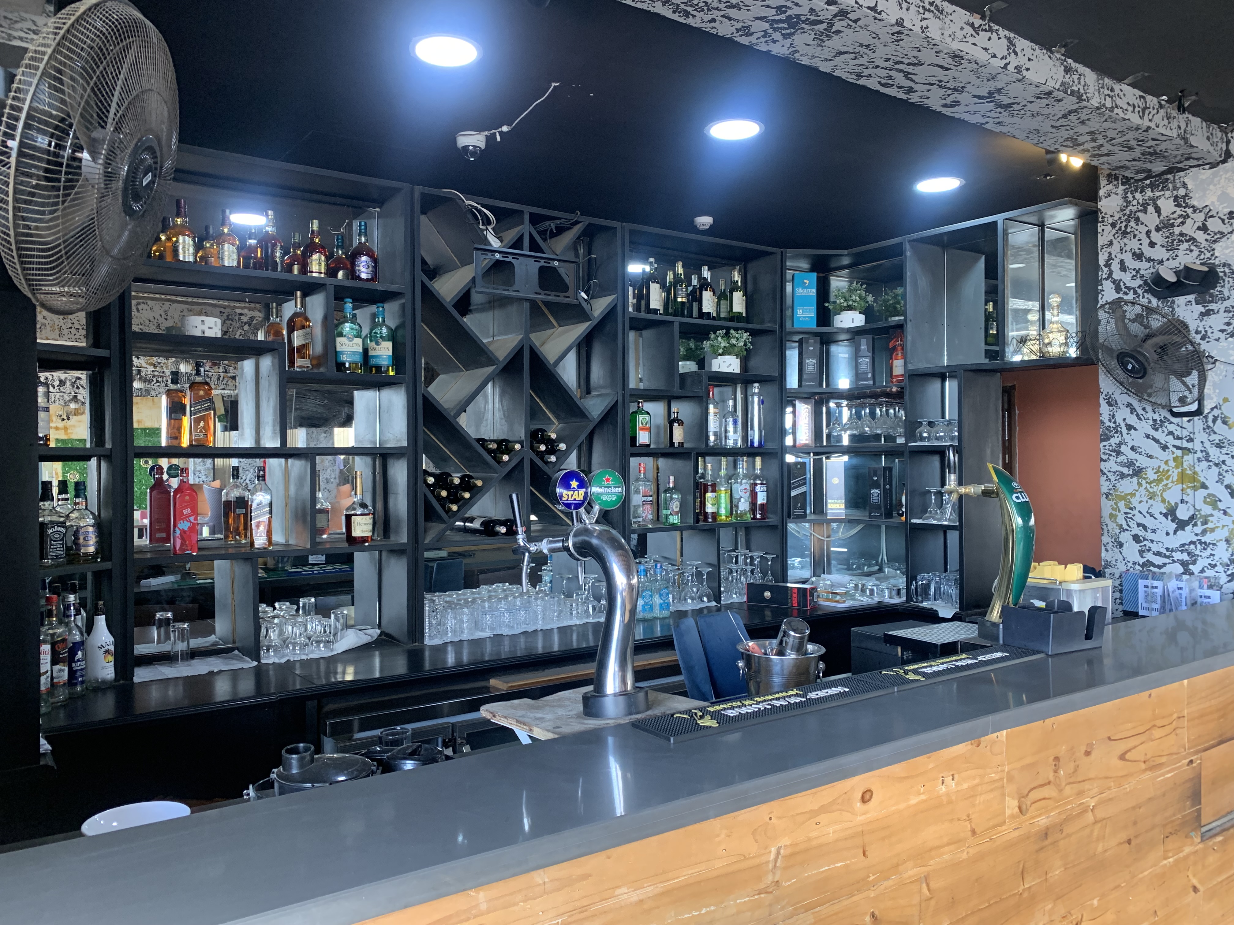 Lounge / Restaurant Space for Rent at Sakumono