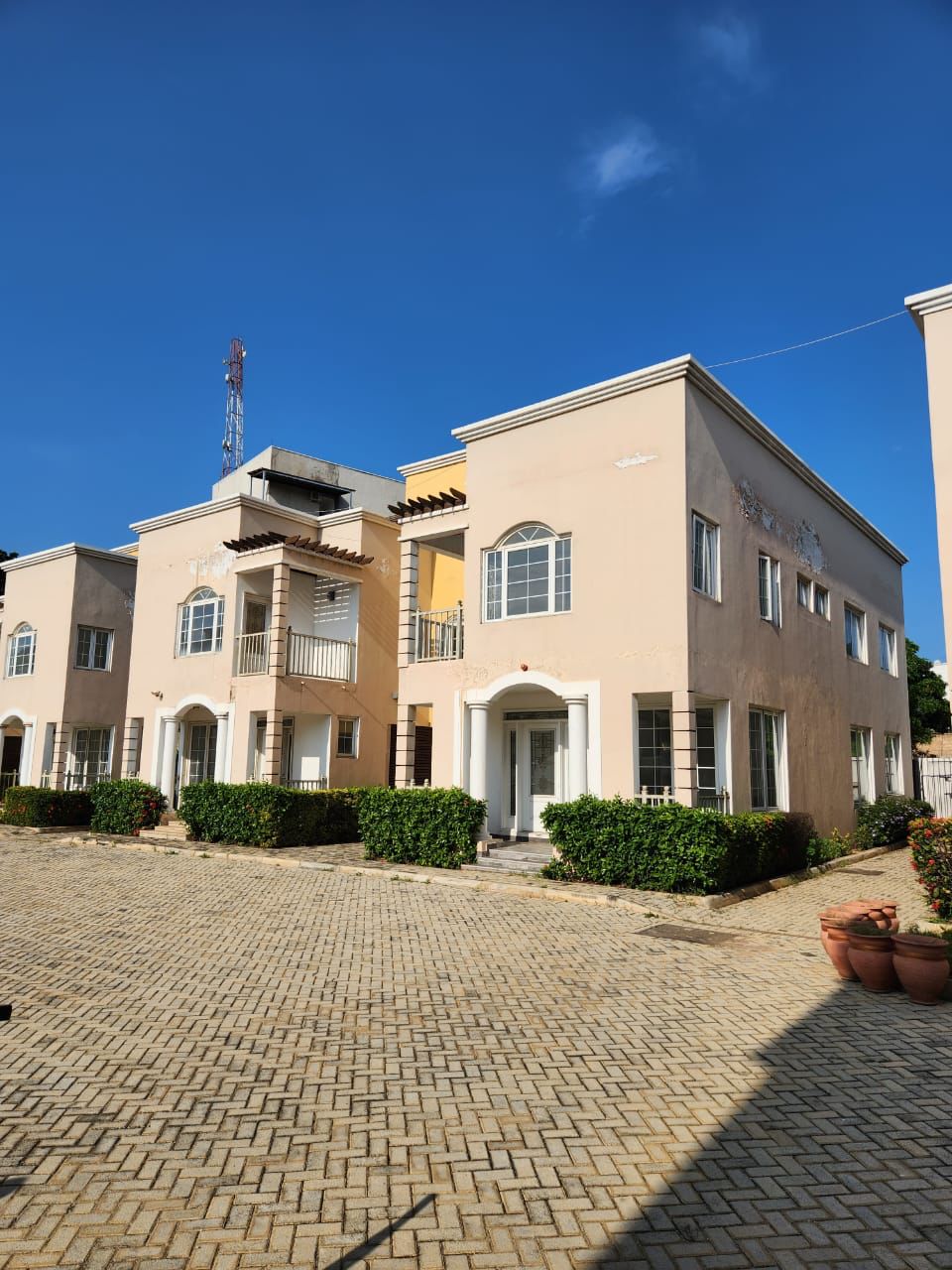 Nine (9) Units of Luxurious Four (4) Bedroom Townhouses For Sale at North Ridge