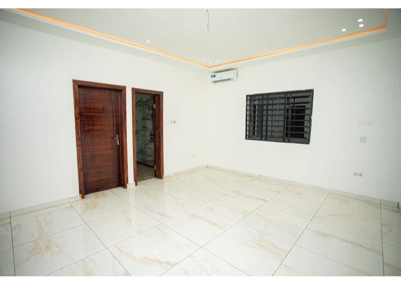 Luxurious Four 4-Bedrooms House for Sale at Santasi-Anyinam