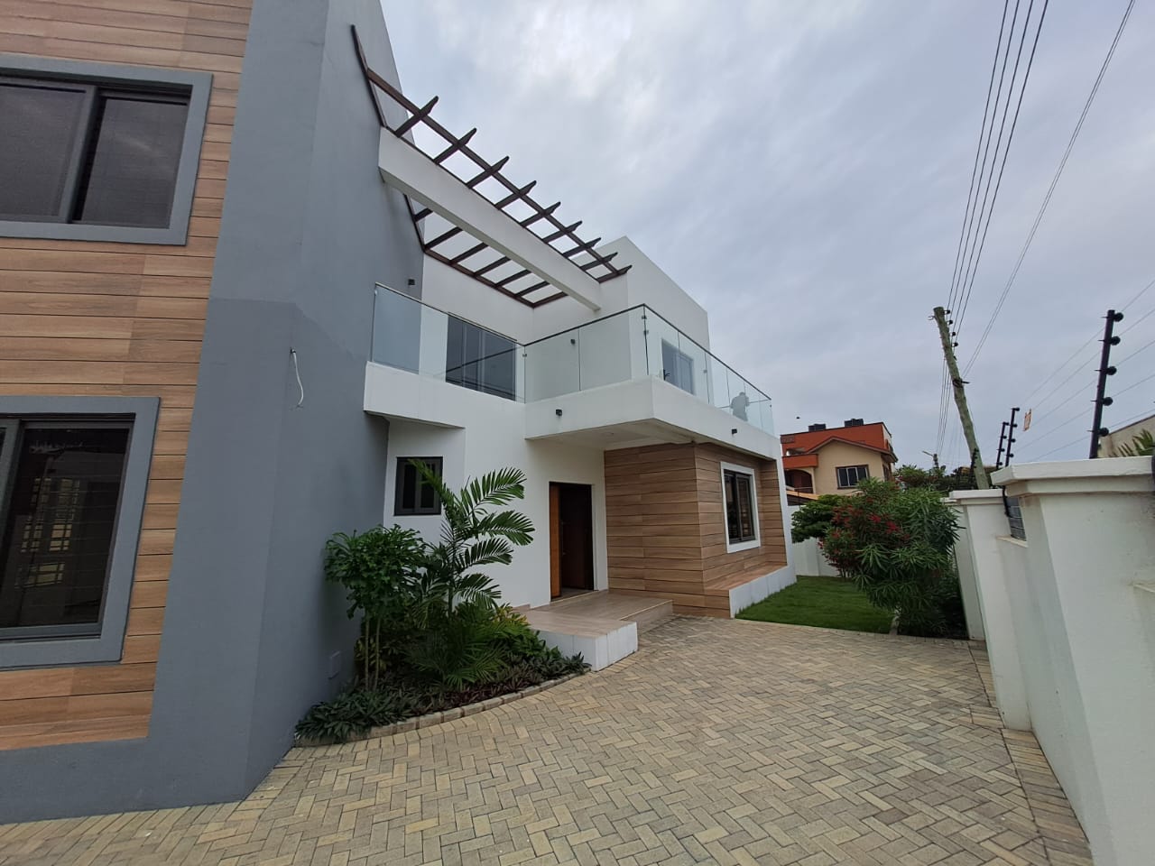 Newly Built Four 4-Bedroom House With Boy’s Quarters for Sale at Sakumono 