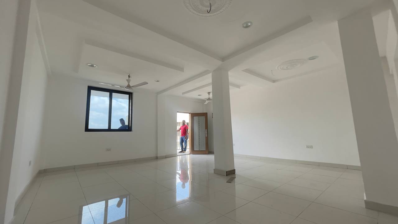 Office Space For Rent at Adjiringanor School Junction