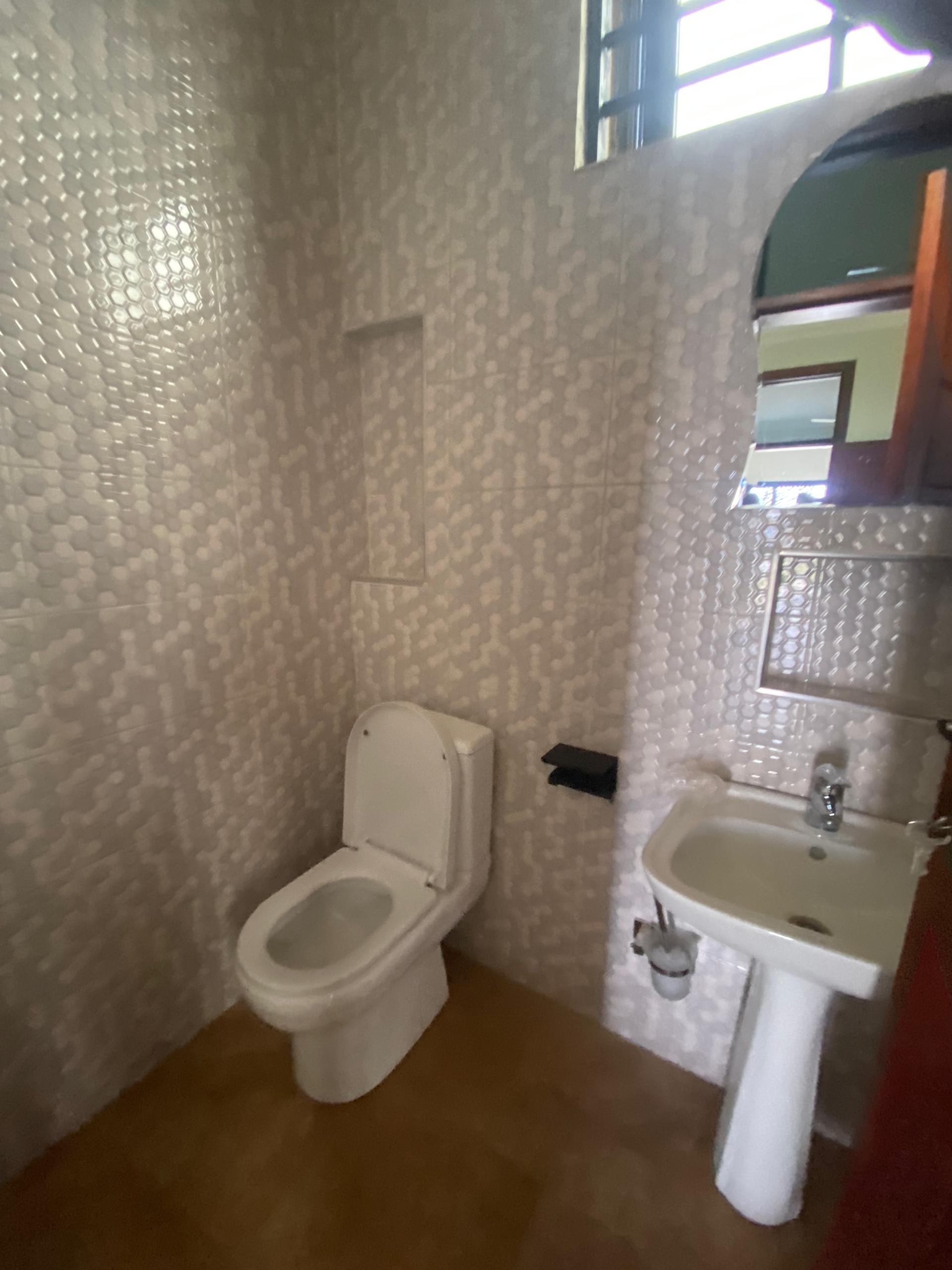 One (1) Bedroom Apartment For Rent at Lashibi
