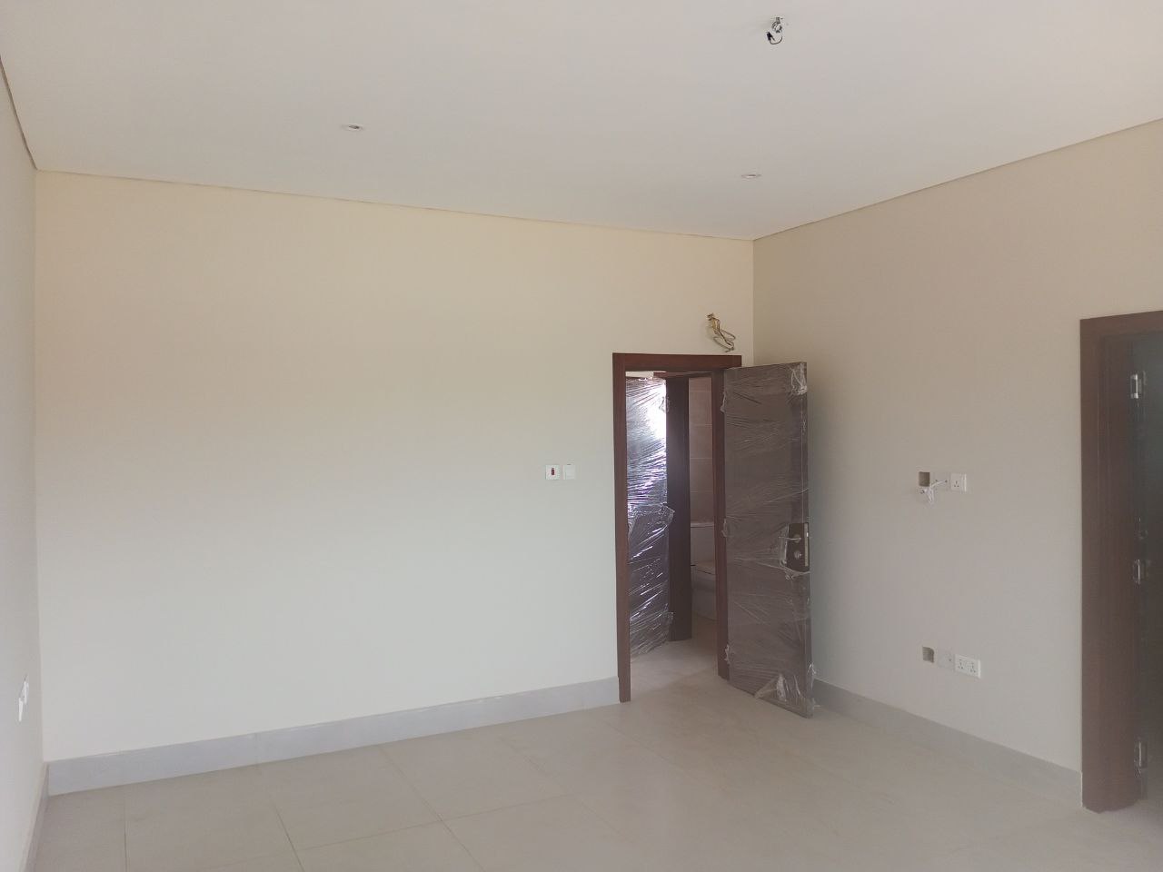 One (1) Bedroom Apartment For Rent at Madina
