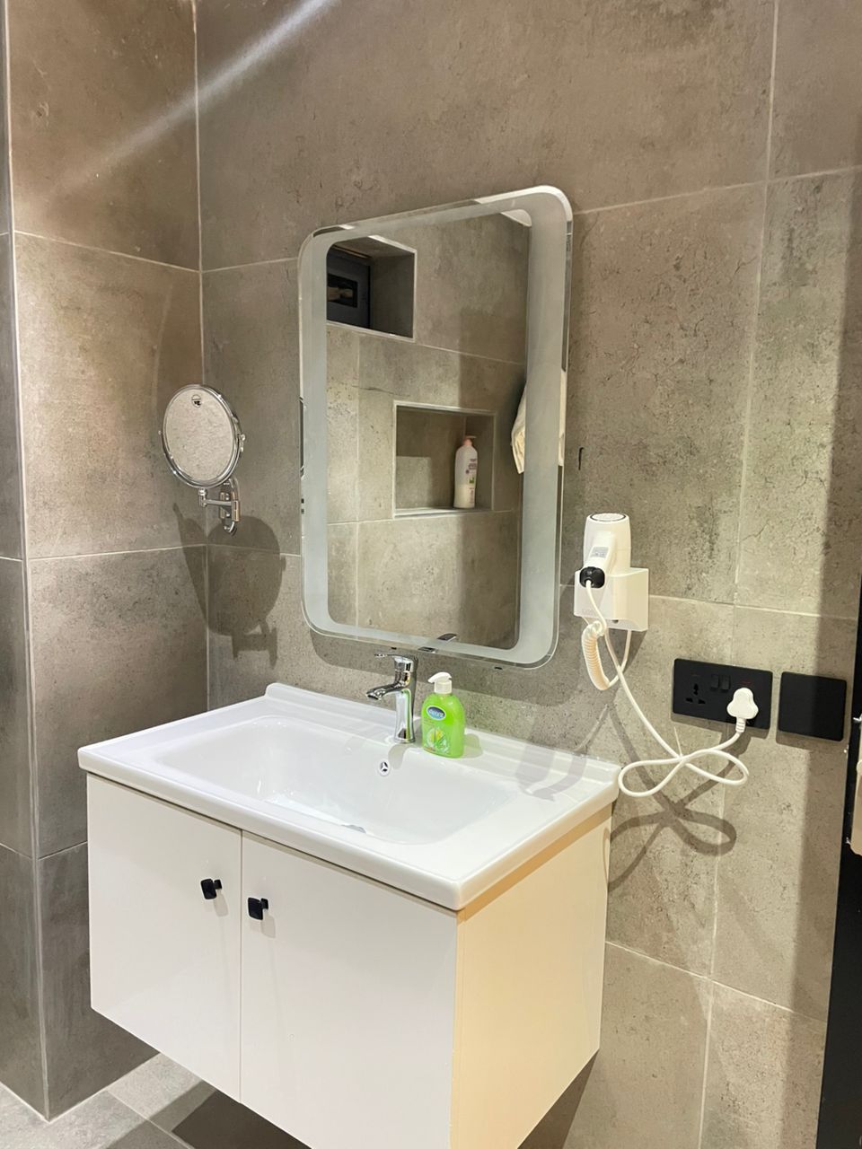 One (1) Bedroom Fully Furnished Apartment For Rent at Dzorwulu