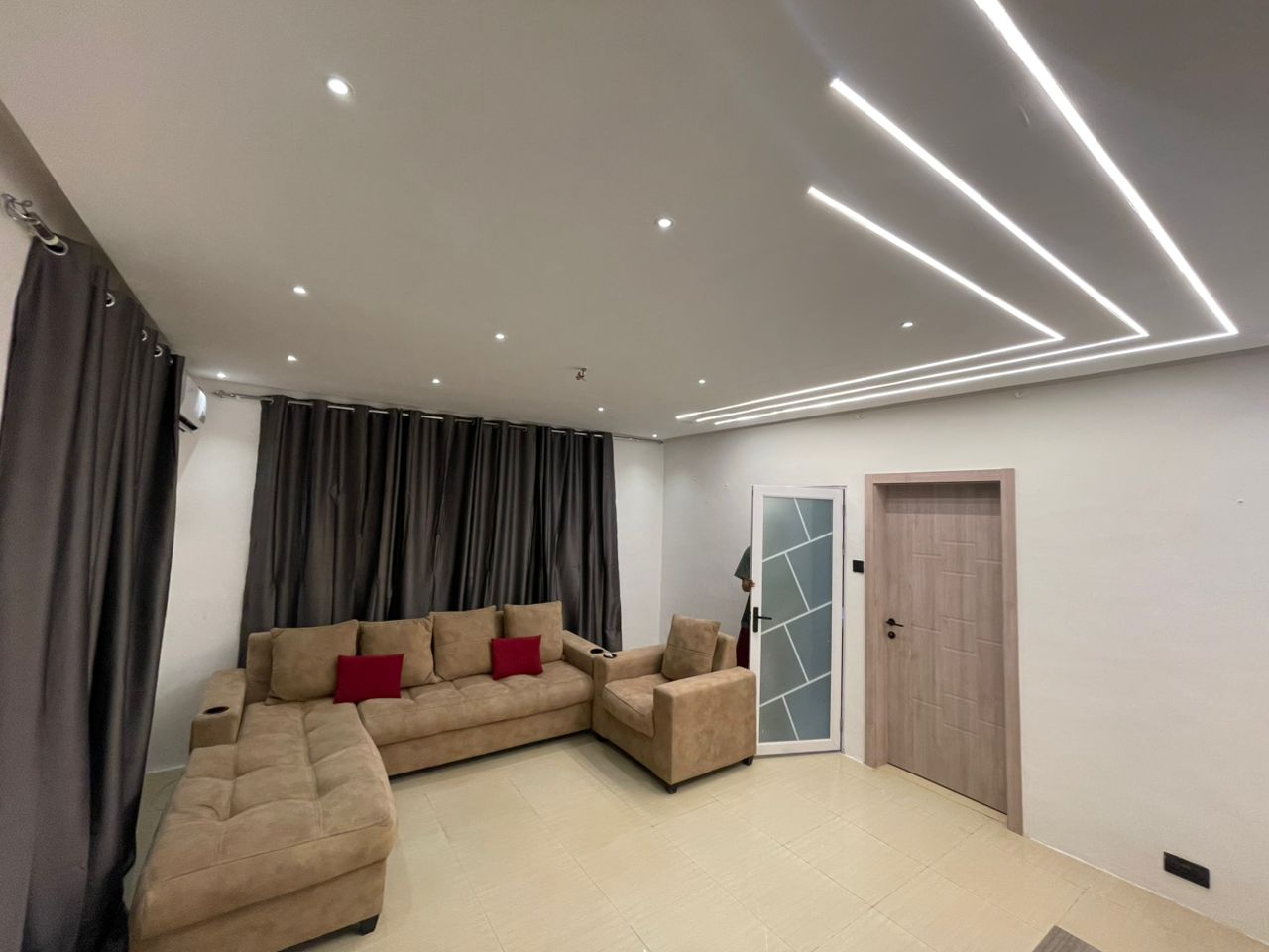 One (1) Bedroom Fully Furnished Apartment For Rent at Dzorwulu