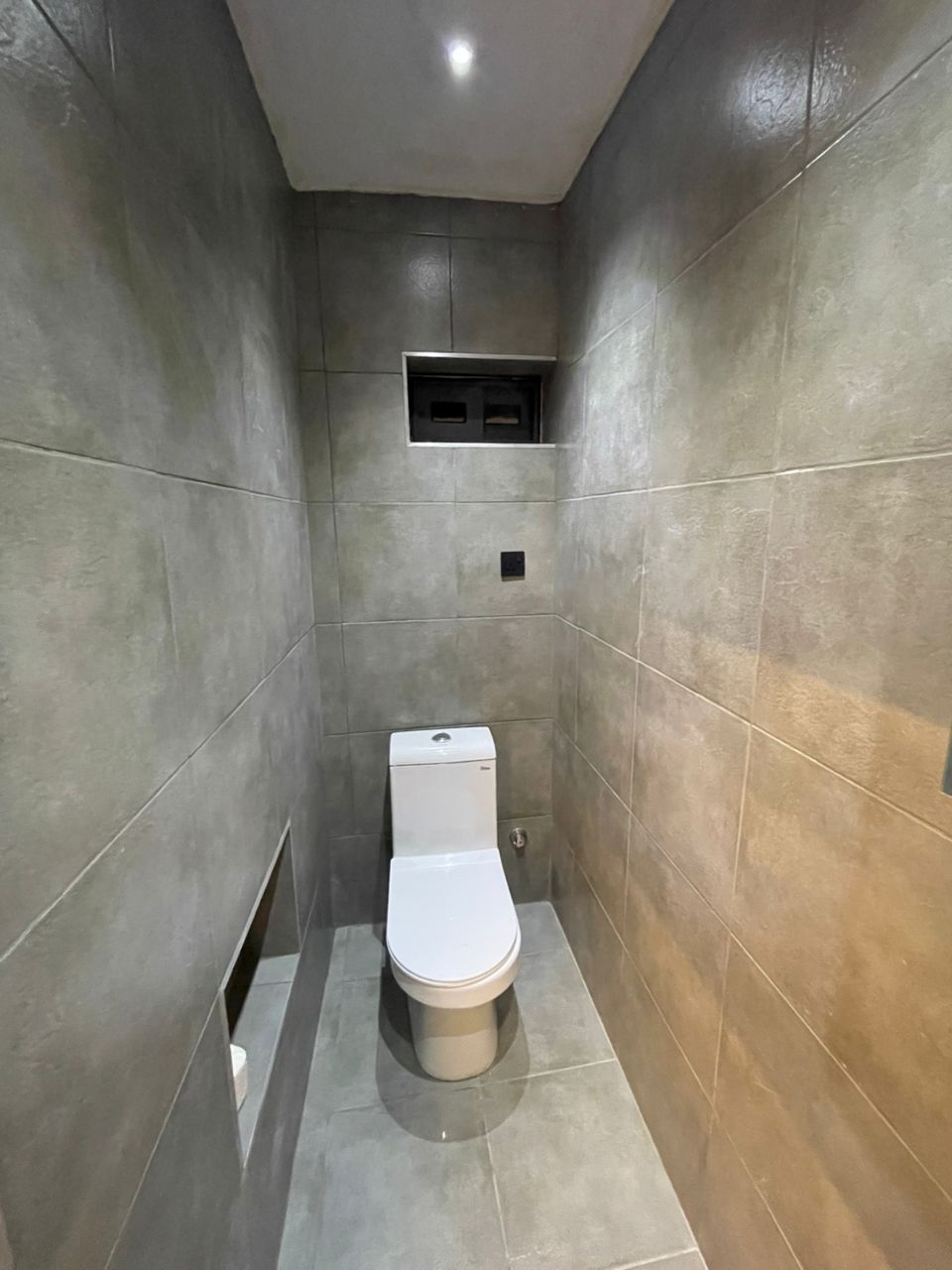 One (1) Bedroom Fully Furnished Apartment For Rent at Dzorwulu