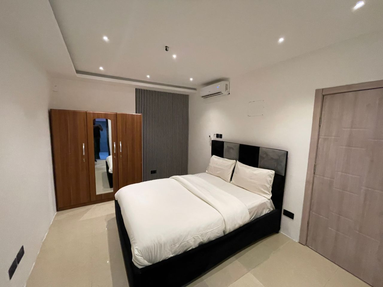 One (1) Bedroom Fully Furnished Apartment For Rent at Dzorwulu