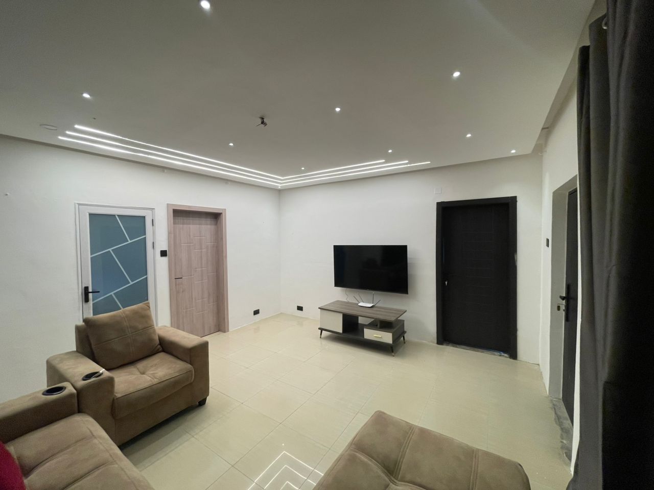 One (1) Bedroom Fully Furnished Apartment For Rent at Dzorwulu