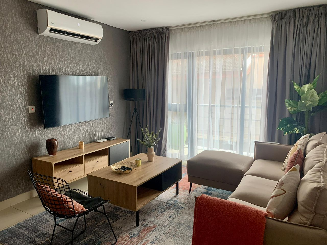 One (1) Bedroom Fully Furnished Apartment For Rent at East Legon