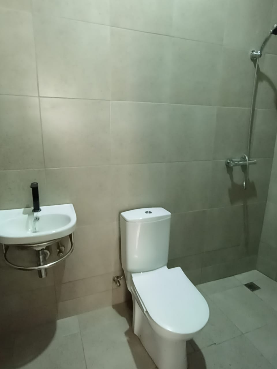 One (1) Bedroom  Furnished Apartment for Rent at Westland 