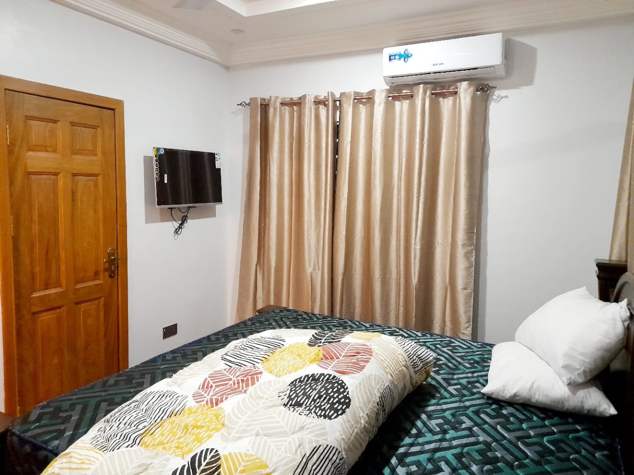 One (1) Bedroom Furnished Apartment for Rent at Tantra Hills